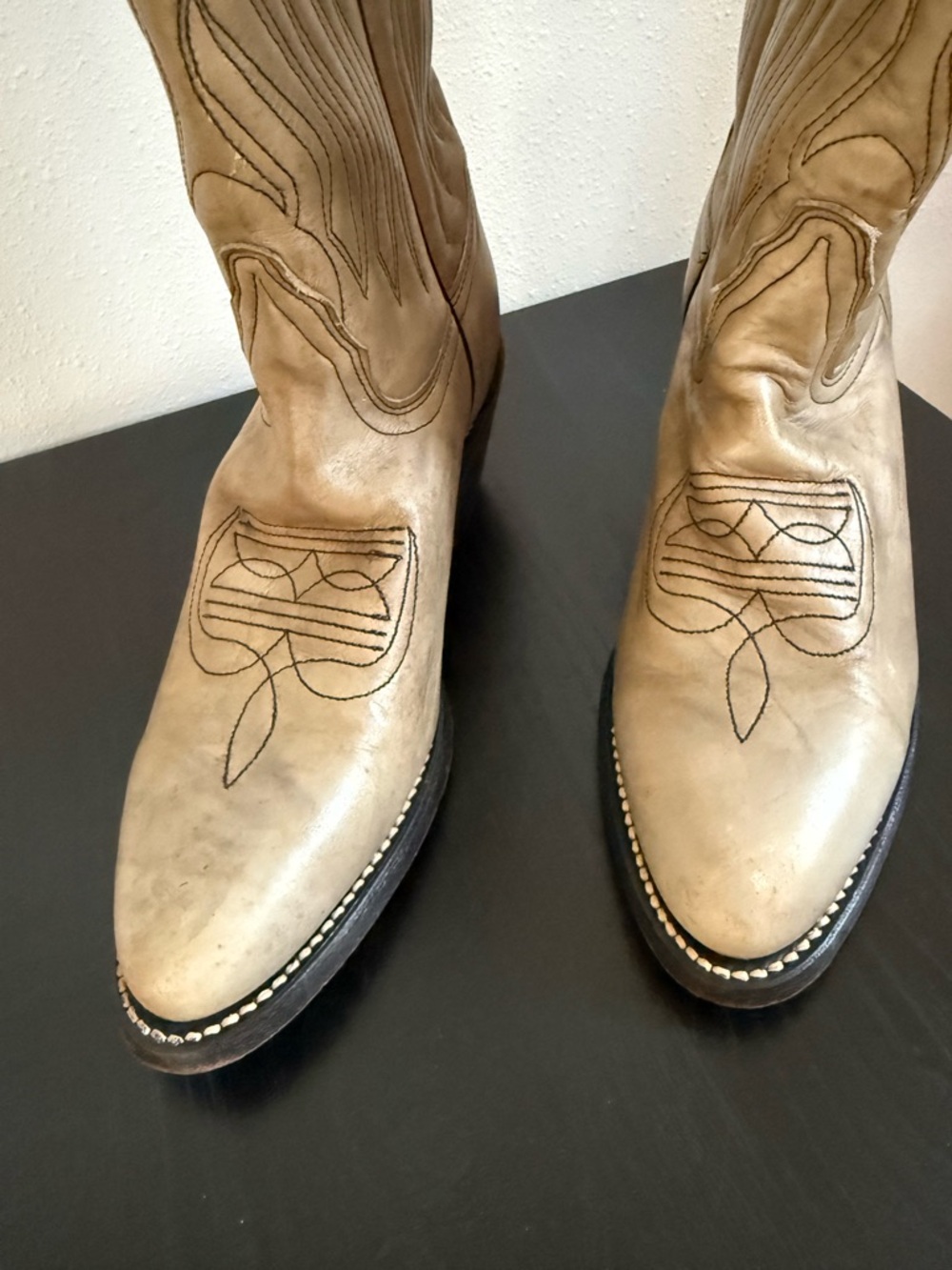 Vintage Frye Western Boots Gray Taupe Leather Cowboy Boots Made USA Women’s 6.5B - Picture 3 of 13